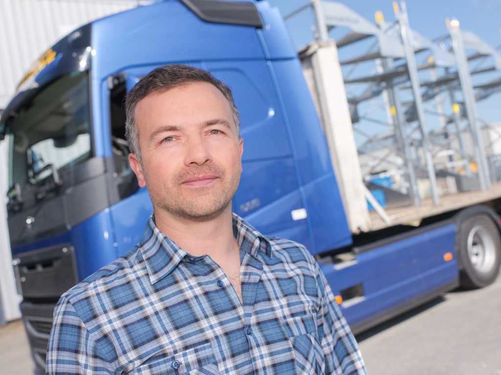 Dangerous goods training, dangerous goods safety advisor training and dangerous goods driver training by TÜV Rheinland