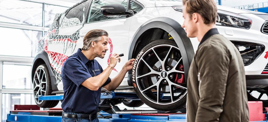 Änderungsabnahme nach Fahrzeugumbau | TÜV Rheinland