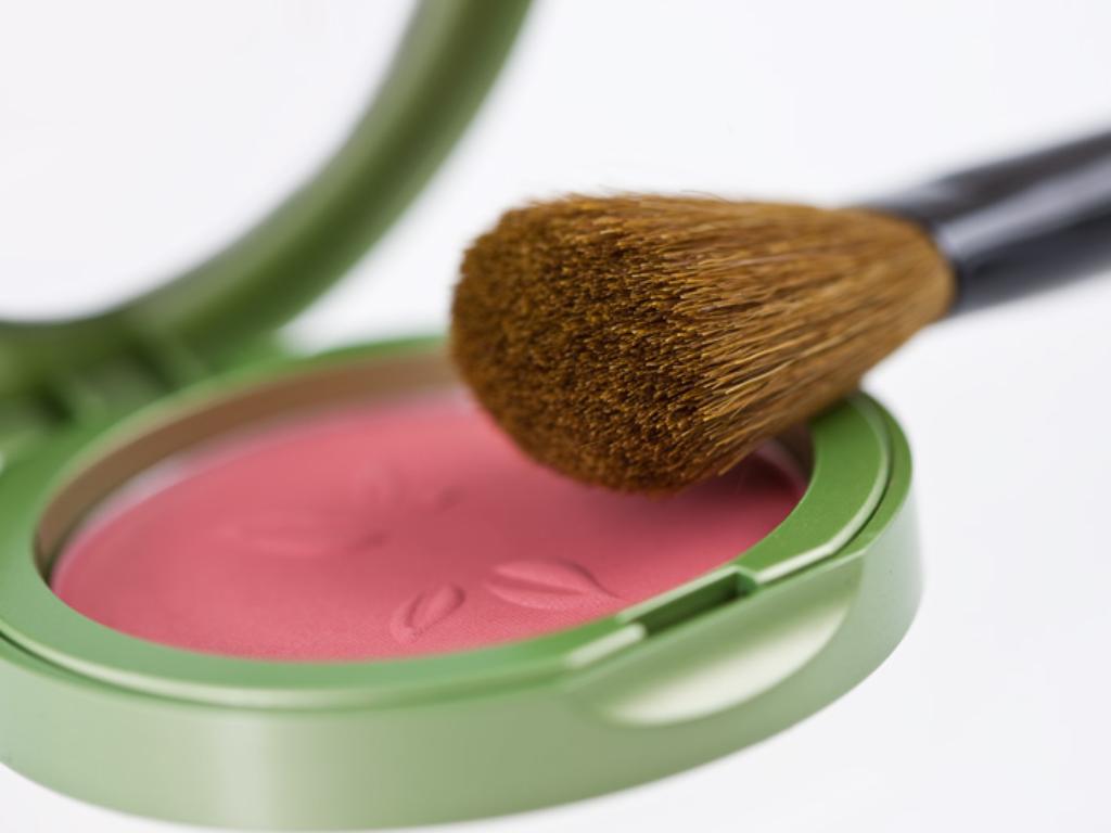 Cosmetics Testing | TÜV Rheinland